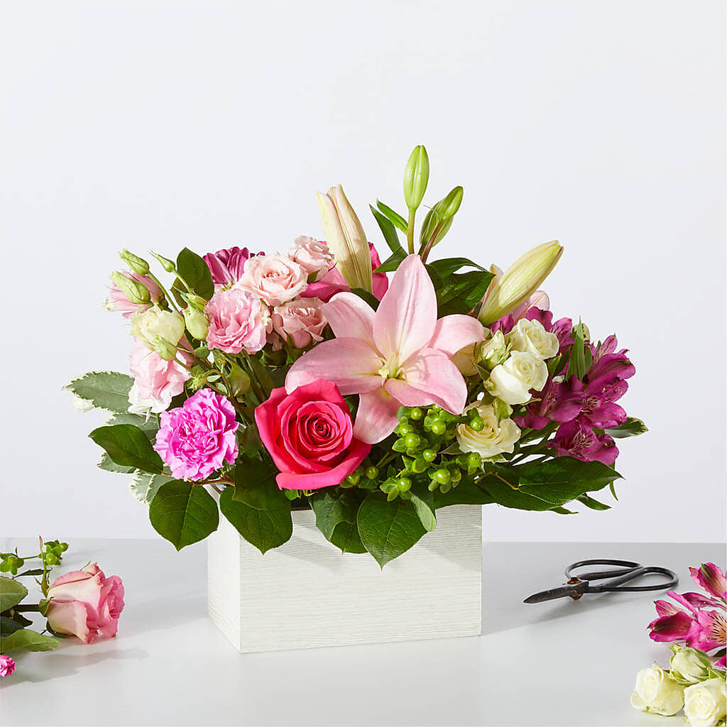 Sweetberry Box – A Florist Original – CRALL'S MONONGAHELA FLORAL & GIFT, Monongahela PA