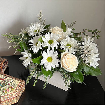 Fresh Linen Box Bouquet – CRALL'S MONONGAHELA FLORAL & GIFT, Monongahela PA