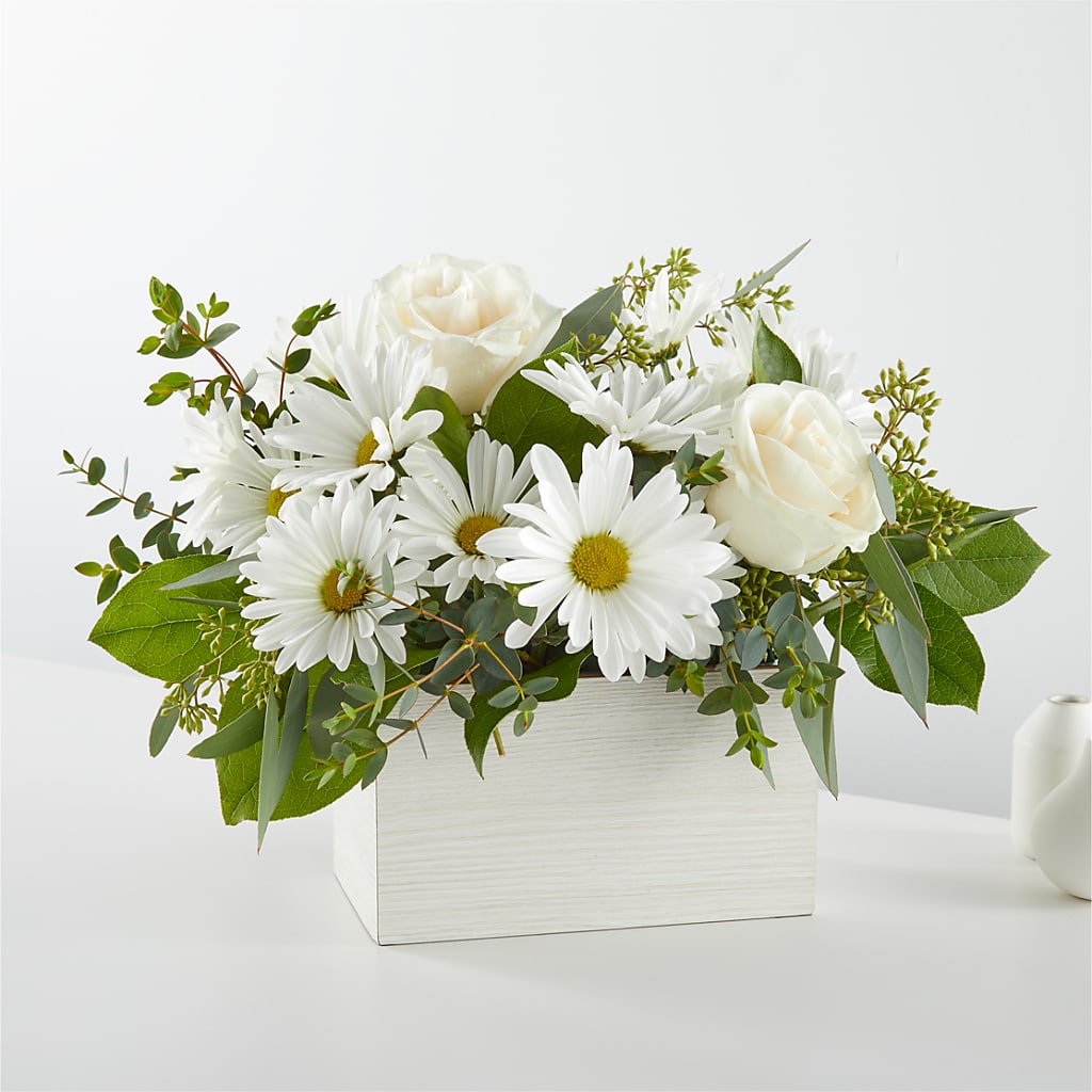 Fresh Linen Box Bouquet – CRALL'S MONONGAHELA FLORAL & GIFT, Monongahela PA